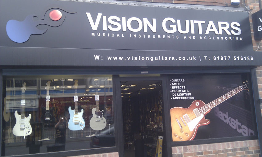 Vision Guitars Shop Cira 2009